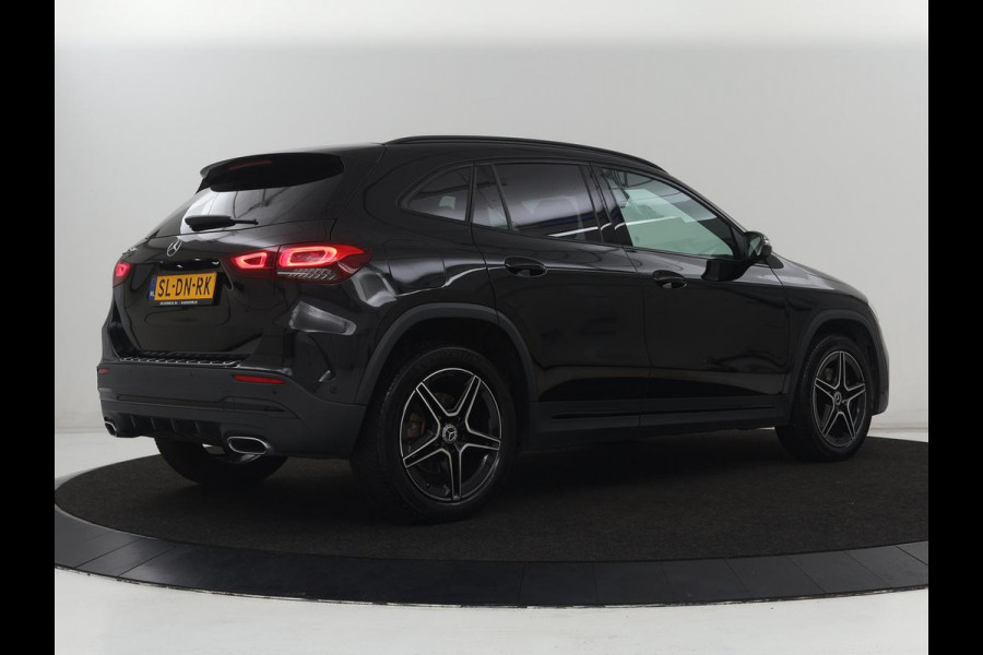 Mercedes-Benz GLA 250e AMG Night | Adaptive cruise | Stoelverwarming | Camera | Half leder | Park Assist | Leder/Alcantara | Widescreen | Sfeerverlichting | Climate control | PHEV | Plug In
