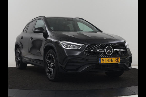 Mercedes-Benz GLA 250e AMG Night | Adaptive cruise | Stoelverwarming | Camera | Half leder | Park Assist | Leder/Alcantara | Widescreen | Sfeerverlichting | Climate control | PHEV | Plug In