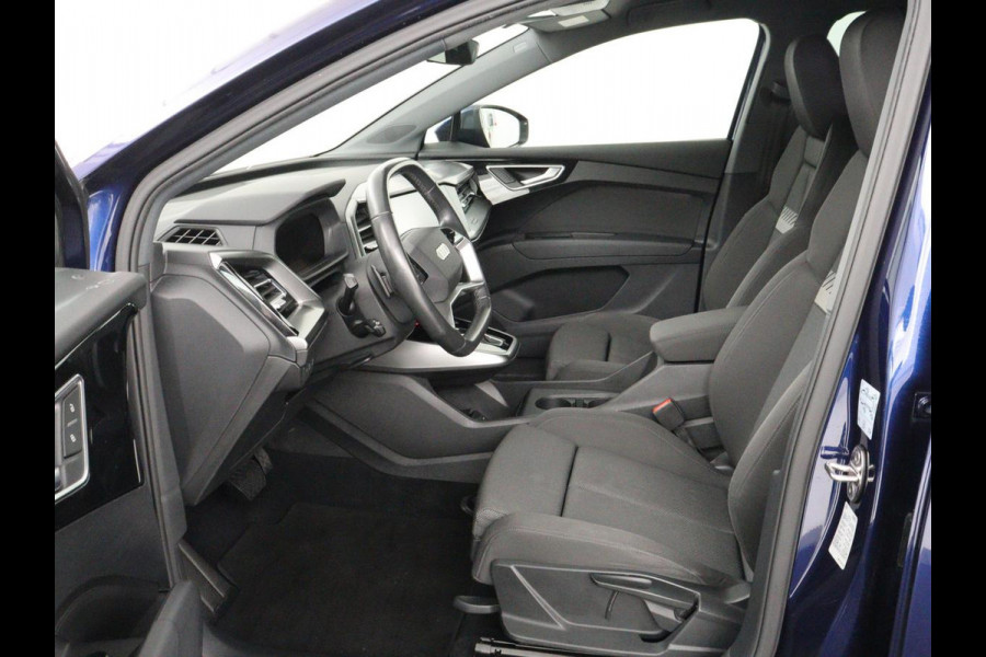 Audi Q4 e-tron 35 Launch edition Advanced 55 kWh | Warmtepomp | Stoelverwarming | Matrix LED | Carplay | Virtual Cockpit | Parkeerhulp | 19'' | Sportstoelen | Navigatie | Cruise control