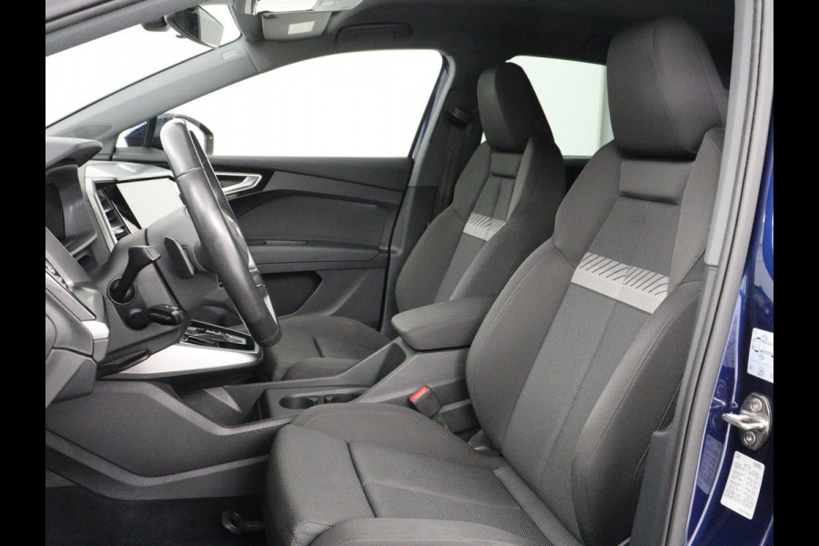 Audi Q4 e-tron 35 Launch edition Advanced 55 kWh | Warmtepomp | Stoelverwarming | Matrix LED | Carplay | Virtual Cockpit | Parkeerhulp | 19'' | Sportstoelen | Navigatie | Cruise control