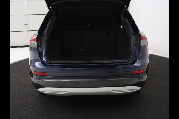 Audi Q4 e-tron 35 Launch edition Advanced 55 kWh | Warmtepomp | Stoelverwarming | Matrix LED | Carplay | Virtual Cockpit | Parkeerhulp | 19'' | Sportstoelen | Navigatie | Cruise control