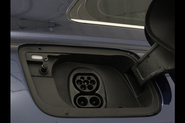 Audi Q4 e-tron 35 Launch edition Advanced 55 kWh | Warmtepomp | Stoelverwarming | Matrix LED | Carplay | Virtual Cockpit | Parkeerhulp | 19'' | Sportstoelen | Navigatie | Cruise control
