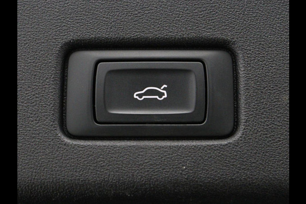 Audi Q4 e-tron 35 Launch edition Advanced 55 kWh | Warmtepomp | Stoelverwarming | Matrix LED | Carplay | Virtual Cockpit | Parkeerhulp | 19'' | Sportstoelen | Navigatie | Cruise control
