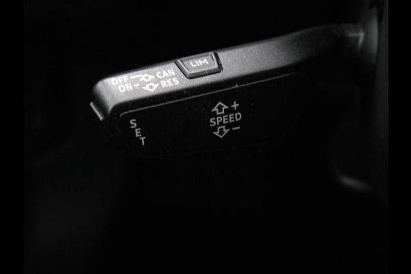 Audi Q4 e-tron 35 Launch edition Advanced 55 kWh | Warmtepomp | Stoelverwarming | Matrix LED | Carplay | Virtual Cockpit | Parkeerhulp | 19'' | Sportstoelen | Navigatie | Cruise control