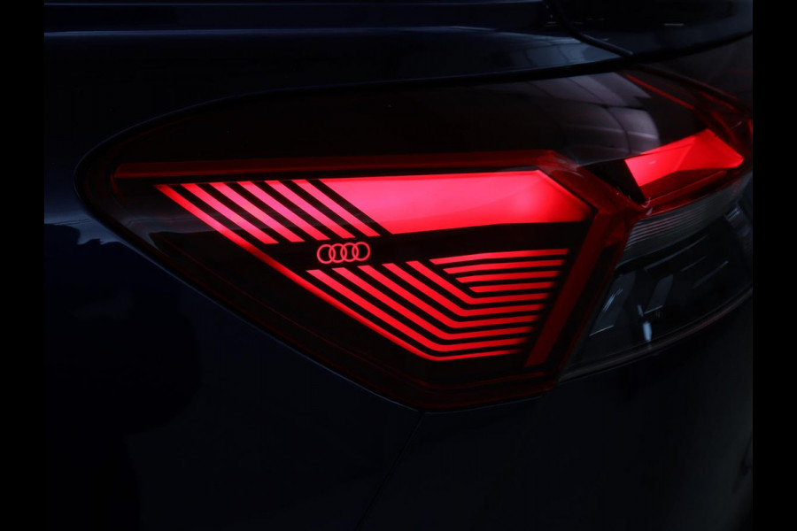 Audi Q4 e-tron 35 Launch edition Advanced 55 kWh | Warmtepomp | Stoelverwarming | Matrix LED | Carplay | Virtual Cockpit | Parkeerhulp | 19'' | Sportstoelen | Navigatie | Cruise control