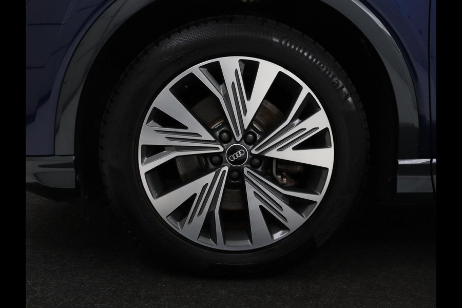 Audi Q4 e-tron 35 Launch edition Advanced 55 kWh | Warmtepomp | Stoelverwarming | Matrix LED | Carplay | Virtual Cockpit | Parkeerhulp | 19'' | Sportstoelen | Navigatie | Cruise control