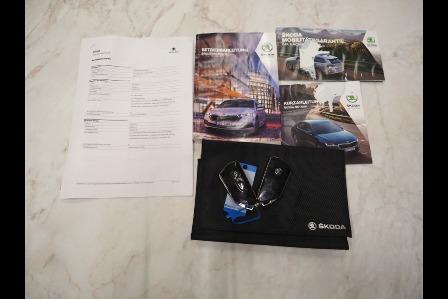 Škoda Octavia Combi 1.4 TSI iV PHEV Style | Panoramadak | Leder | Canton | HUD | Camera | Massage | Keyless | Adaptive Cruise