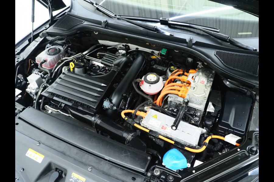 Škoda Octavia Combi 1.4 TSI iV PHEV Style | Panoramadak | Leder | Canton | HUD | Camera | Massage | Keyless | Adaptive Cruise