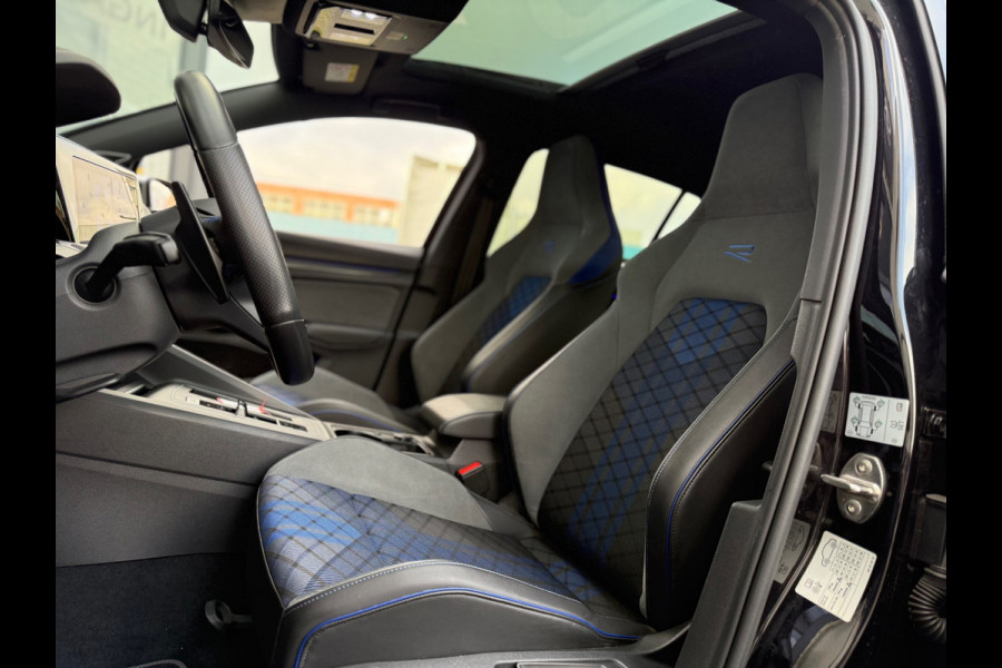 Volkswagen Golf 8 R 2.0 TSI Performance 4Motion AUTOMAAT-ACC-CAMERA-HARMAN KARDON-HEADUP-IQ LIGHT-MODE-NAVIGATIE-PANORAMA
