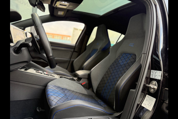 Volkswagen Golf 8 R 2.0 TSI Performance 4Motion AUTOMAAT-ACC-CAMERA-HARMAN KARDON-HEADUP-IQ LIGHT-MODE-NAVIGATIE-PANORAMA
