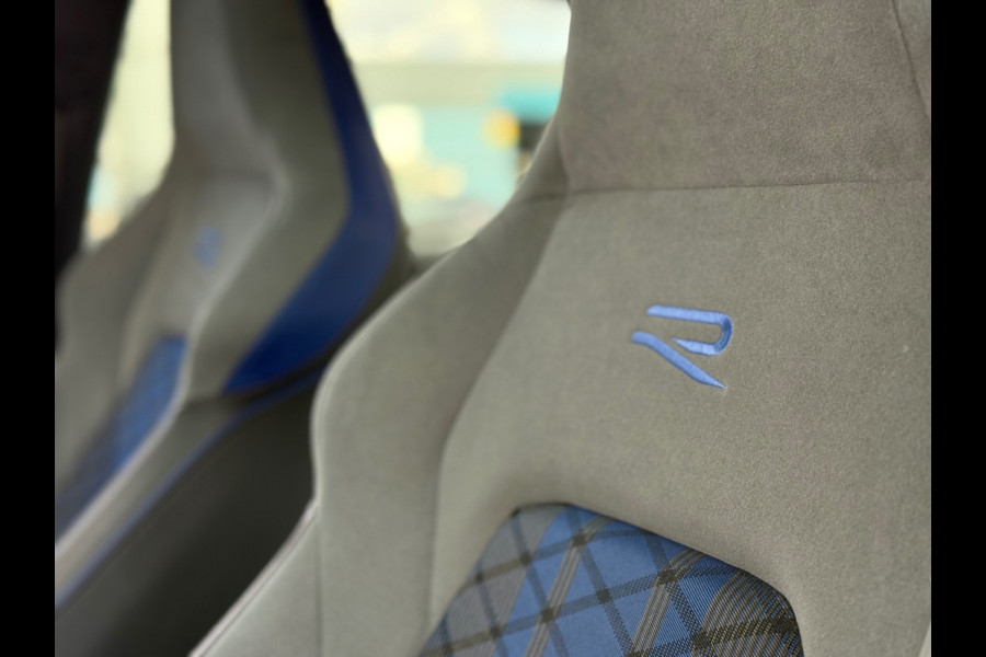 Volkswagen Golf 8 R 2.0 TSI Performance 4Motion AUTOMAAT-ACC-CAMERA-HARMAN KARDON-HEADUP-IQ LIGHT-MODE-NAVIGATIE-PANORAMA