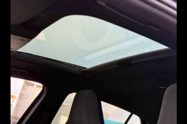 Volkswagen Golf 8 R 2.0 TSI Performance 4Motion AUTOMAAT-ACC-CAMERA-HARMAN KARDON-HEADUP-IQ LIGHT-MODE-NAVIGATIE-PANORAMA