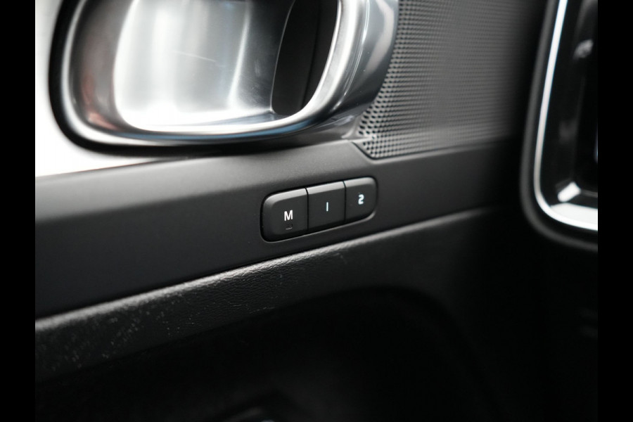 Volvo XC40 T5 Recharge R-Design PHEV 263pk Dealer O.H. | Adaptive Cruise | Camera | Lederen Sportstoelen Memory & Verwarmd | Apple Carplay | Stuur Verwarmd | 19"L.M | Virtual | Blis | Navigatie | DAB | Plug In Hybrid
