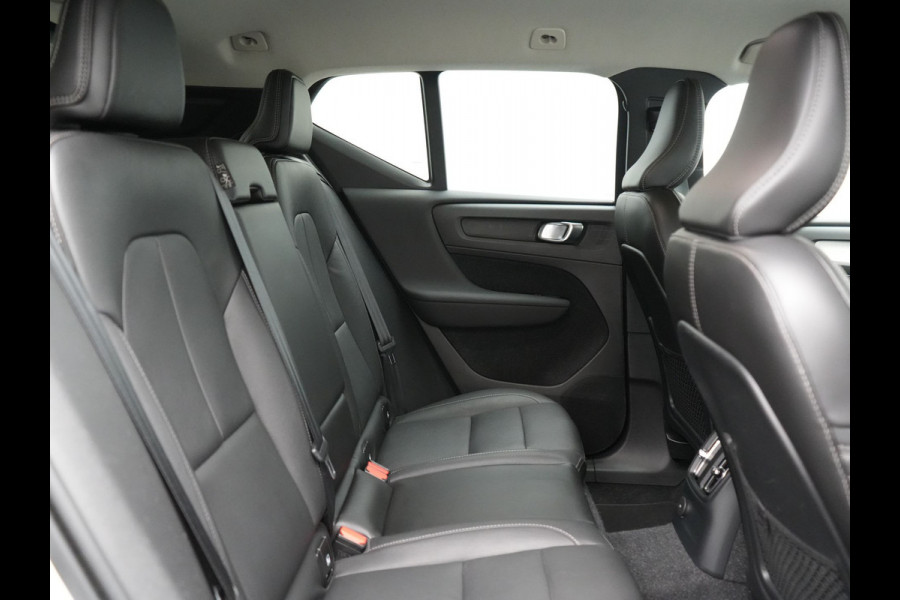 Volvo XC40 T5 Recharge R-Design PHEV 263pk Dealer O.H. | Adaptive Cruise | Camera | Lederen Sportstoelen Memory & Verwarmd | Apple Carplay | Stuur Verwarmd | 19"L.M | Virtual | Blis | Navigatie | DAB | Plug In Hybrid