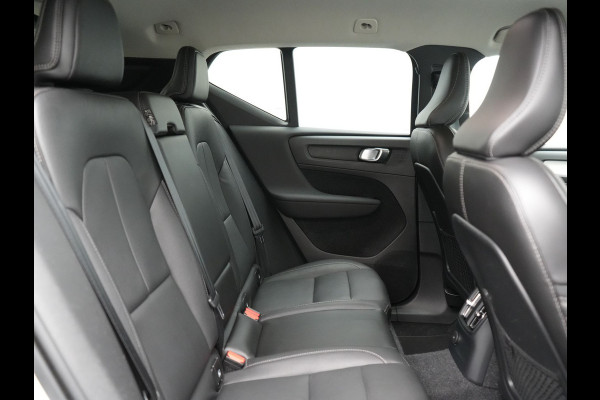 Volvo XC40 T5 Recharge R-Design PHEV 263pk Dealer O.H. | Adaptive Cruise | Camera | Lederen Sportstoelen Memory & Verwarmd | Apple Carplay | Stuur Verwarmd | 19"L.M | Virtual | Blis | Navigatie | DAB | Plug In Hybrid