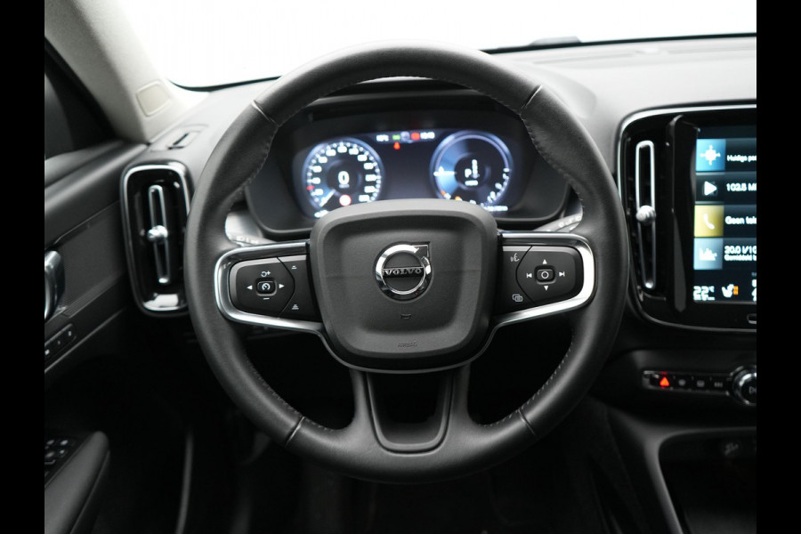 Volvo XC40 T5 Recharge R-Design PHEV 263pk Dealer O.H. | Adaptive Cruise | Camera | Lederen Sportstoelen Memory & Verwarmd | Apple Carplay | Stuur Verwarmd | 19"L.M | Virtual | Blis | Navigatie | DAB | Plug In Hybrid