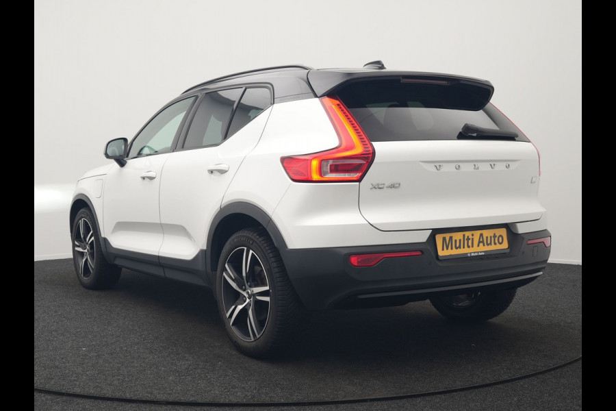 Volvo XC40 T5 Recharge R-Design PHEV 263pk Dealer O.H. | Adaptive Cruise | Camera | Lederen Sportstoelen Memory & Verwarmd | Apple Carplay | Stuur Verwarmd | 19"L.M | Virtual | Blis | Navigatie | DAB | Plug In Hybrid