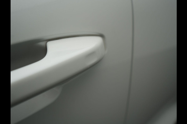 Volvo XC40 T5 Recharge R-Design PHEV 263pk Dealer O.H. | Adaptive Cruise | Camera | Lederen Sportstoelen Memory & Verwarmd | Apple Carplay | Stuur Verwarmd | 19"L.M | Virtual | Blis | Navigatie | DAB | Plug In Hybrid