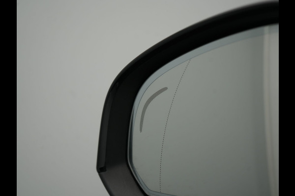 Volvo XC40 T5 Recharge R-Design PHEV 263pk Dealer O.H. | Adaptive Cruise | Camera | Lederen Sportstoelen Memory & Verwarmd | Apple Carplay | Stuur Verwarmd | 19"L.M | Virtual | Blis | Navigatie | DAB | Plug In Hybrid