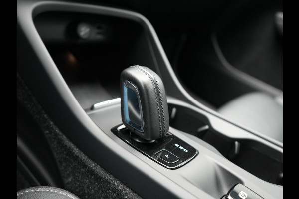 Volvo XC40 T5 Recharge R-Design PHEV 263pk Dealer O.H. | Adaptive Cruise | Camera | Lederen Sportstoelen Memory & Verwarmd | Apple Carplay | Stuur Verwarmd | 19"L.M | Virtual | Blis | Navigatie | DAB | Plug In Hybrid