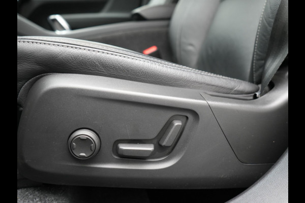 Volvo XC40 T5 Recharge R-Design PHEV 263pk Dealer O.H. | Adaptive Cruise | Camera | Lederen Sportstoelen Memory & Verwarmd | Apple Carplay | Stuur Verwarmd | 19"L.M | Virtual | Blis | Navigatie | DAB | Plug In Hybrid
