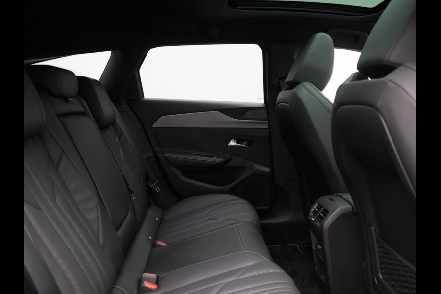 Peugeot 308 SW 1.6 GT Pack Business PHEV 225pk Dealer O.H. | Panodak | Adaptive Cruise | 360 Camera | Lederen Sportstoelen Massage & Memory | Focal Sound | Stoelen & Stuur Verwarmd | Sfeerverlichting | Apple Carplay | Keyless | Navigatie | DAB | Plug
