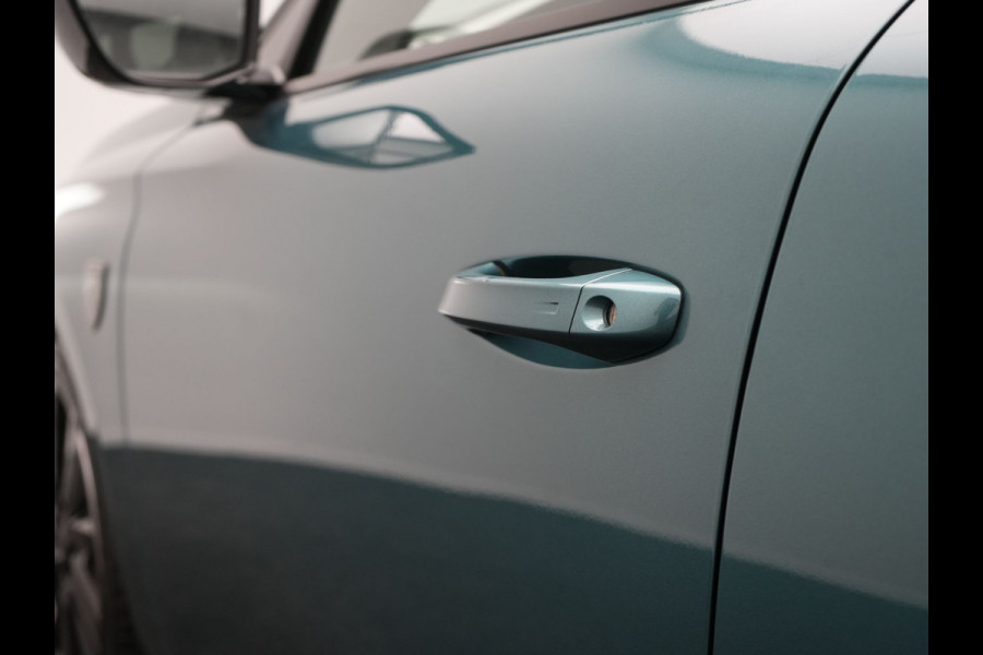 Peugeot 308 SW 1.6 GT Pack Business PHEV 225pk Dealer O.H. | Panodak | Adaptive Cruise | 360 Camera | Lederen Sportstoelen Massage & Memory | Focal Sound | Stoelen & Stuur Verwarmd | Sfeerverlichting | Apple Carplay | Keyless | Navigatie | DAB | Plug