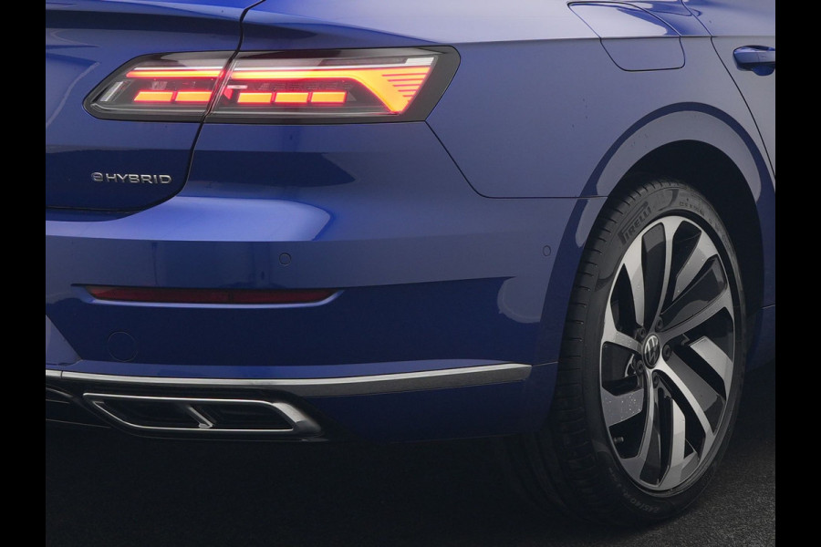 Volkswagen Arteon Shooting Brake 1.4 TSI eHybrid R-Line PHEV 218pk Dealer O.H | Trekhaak Af Fabriek | Adaptive Cruise | 360 Camera | IQ Light | Alcantara Sportstoelen Message & Verwarmd | Blis | Apple Carplay | Navigatie | Virtual | DAB |  Plug In Hybrid