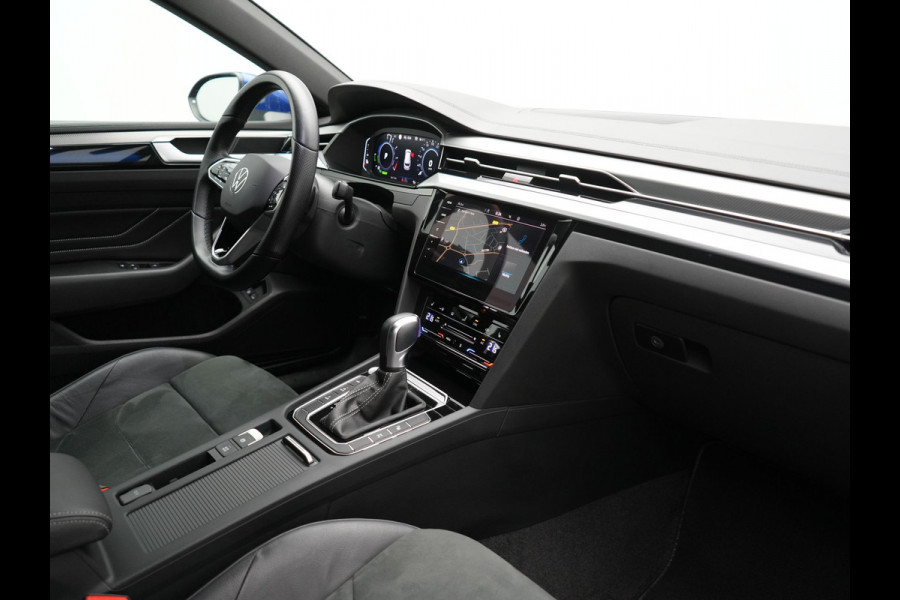 Volkswagen Arteon Shooting Brake 1.4 TSI eHybrid R-Line PHEV 218pk Dealer O.H | Trekhaak Af Fabriek | Adaptive Cruise | 360 Camera | IQ Light | Alcantara Sportstoelen Message & Verwarmd | Blis | Apple Carplay | Navigatie | Virtual | DAB |  Plug In Hybrid