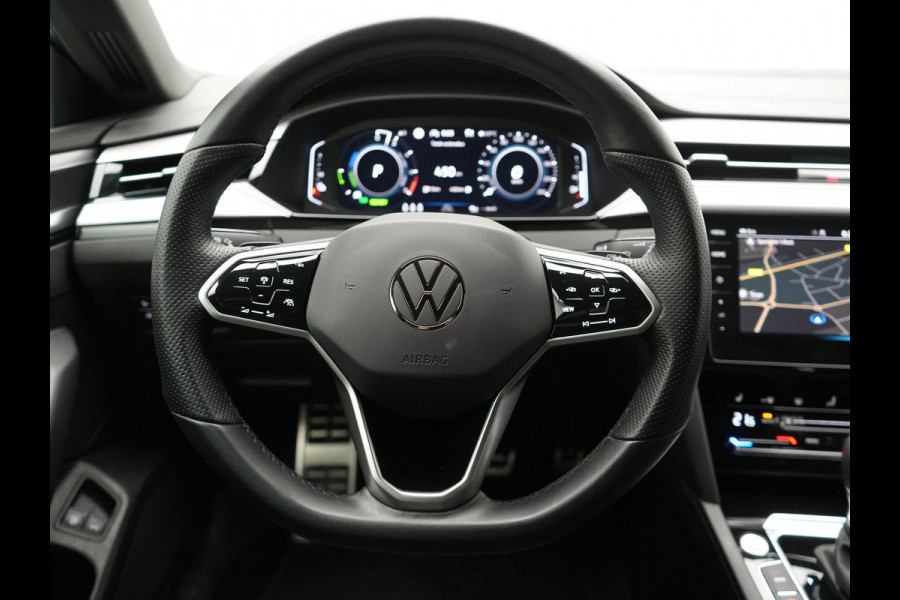 Volkswagen Arteon Shooting Brake 1.4 TSI eHybrid R-Line PHEV 218pk Dealer O.H | Trekhaak Af Fabriek | Adaptive Cruise | 360 Camera | IQ Light | Alcantara Sportstoelen Message & Verwarmd | Blis | Apple Carplay | Navigatie | Virtual | DAB |  Plug In Hybrid