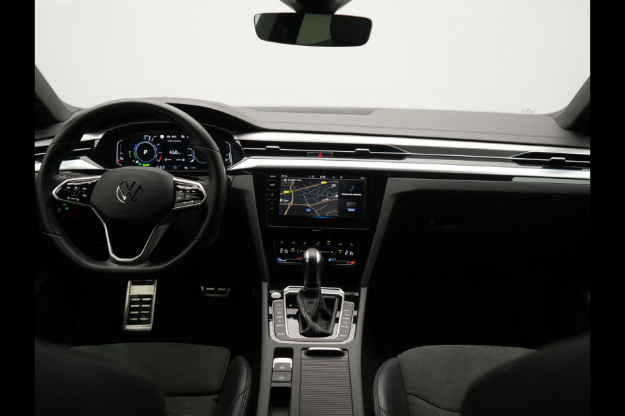 Volkswagen Arteon Shooting Brake 1.4 TSI eHybrid R-Line PHEV 218pk Dealer O.H | Trekhaak Af Fabriek | Adaptive Cruise | 360 Camera | IQ Light | Alcantara Sportstoelen Message & Verwarmd | Blis | Apple Carplay | Navigatie | Virtual | DAB |  Plug In Hybrid