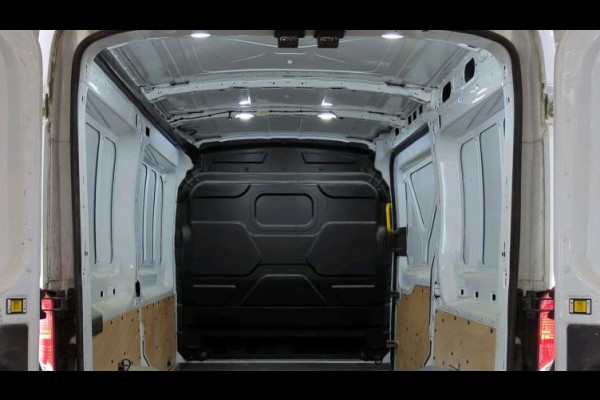 Ford Transit 2.0 TDCI L2H2 3Pers. / Pdc.V+A / Airco / Radio multimedia / Imperial / Apk 06-2025