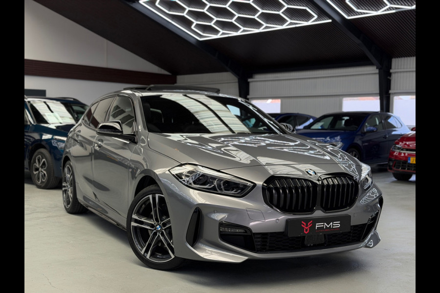 BMW 1-serie 118i M-Pakket CarPlay Panorama