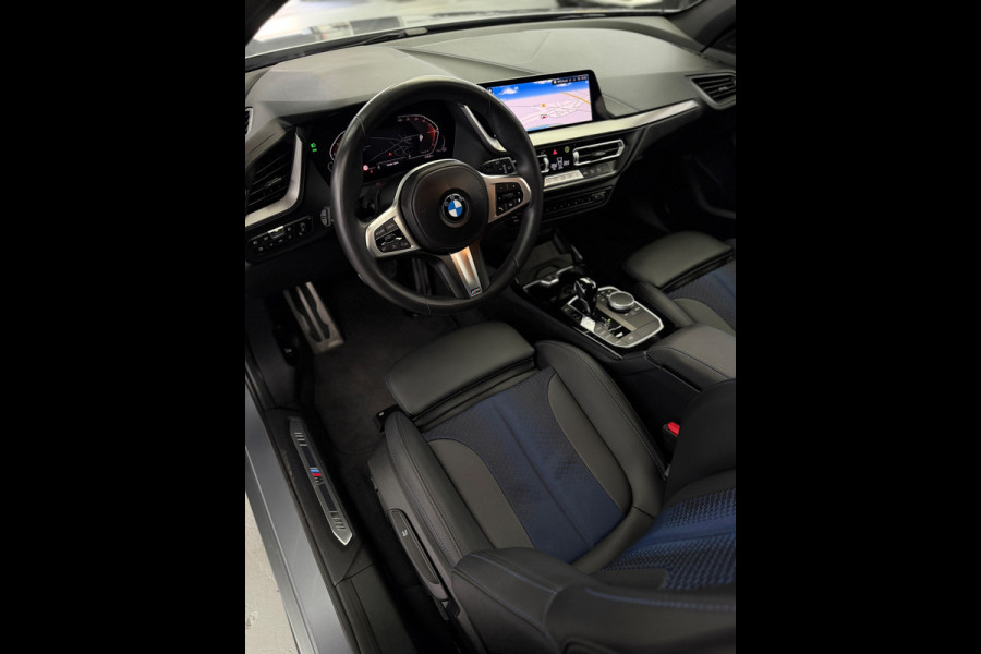 BMW 1-serie 118i M-Pakket CarPlay Panorama