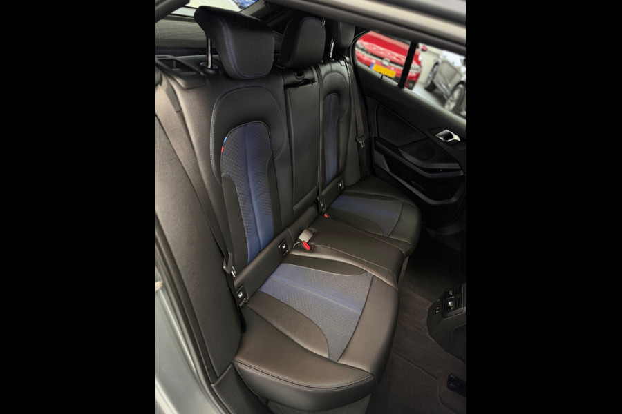 BMW 1-serie 118i M-Pakket CarPlay Panorama