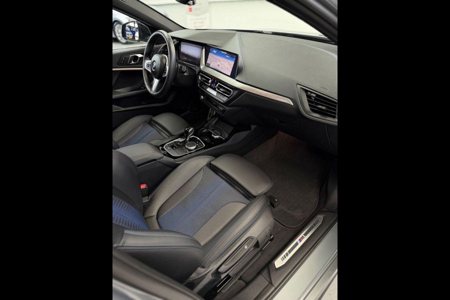 BMW 1-serie 118i M-Pakket CarPlay Panorama