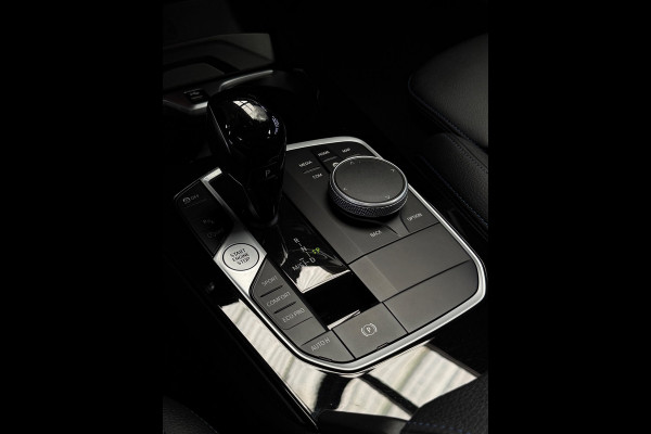 BMW 1-serie 118i M-Pakket CarPlay Panorama