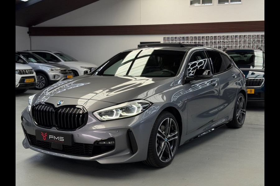 BMW 1-serie 118i M-Pakket CarPlay Panorama