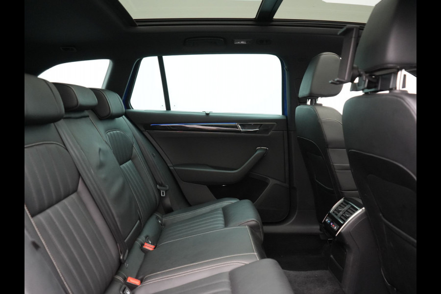 Škoda Superb Combi 1.4 TSI iV Laurin & Klemet PHEV 218pk Dealer O.H. | Trekhaak Af Fabriek | Panodak | Adaptive Cruise | 360 Camera | Lederen Sportstoelen Ventilatie & Memory & Massage | Canton Audio | Crystal LED | Stuur Verwarmd | Sfeerverlichting | Plug In