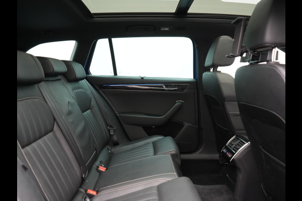 Škoda Superb Combi 1.4 TSI iV Laurin & Klemet PHEV 218pk Dealer O.H. | Trekhaak Af Fabriek | Panodak | Adaptive Cruise | 360 Camera | Lederen Sportstoelen Ventilatie & Memory & Massage | Canton Audio | Crystal LED | Stuur Verwarmd | Sfeerverlichting | Plug In
