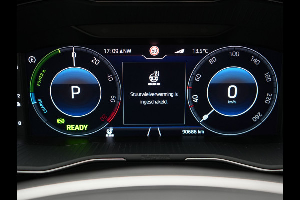 Škoda Superb Combi 1.4 TSI iV Laurin & Klemet PHEV 218pk Dealer O.H. | Trekhaak Af Fabriek | Panodak | Adaptive Cruise | 360 Camera | Lederen Sportstoelen Ventilatie & Memory & Massage | Canton Audio | Crystal LED | Stuur Verwarmd | Sfeerverlichting | Plug In