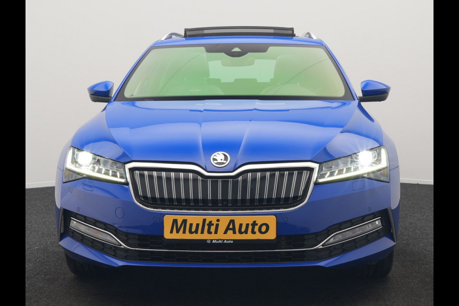 Škoda Superb Combi 1.4 TSI iV Laurin & Klemet PHEV 218pk Dealer O.H. | Trekhaak Af Fabriek | Panodak | Adaptive Cruise | 360 Camera | Lederen Sportstoelen Ventilatie & Memory & Massage | Canton Audio | Crystal LED | Stuur Verwarmd | Sfeerverlichting | Plug In