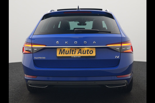 Škoda Superb Combi 1.4 TSI iV Laurin & Klemet PHEV 218pk Dealer O.H. | Trekhaak Af Fabriek | Panodak | Adaptive Cruise | 360 Camera | Lederen Sportstoelen Ventilatie & Memory & Massage | Canton Audio | Crystal LED | Stuur Verwarmd | Sfeerverlichting | Plug In