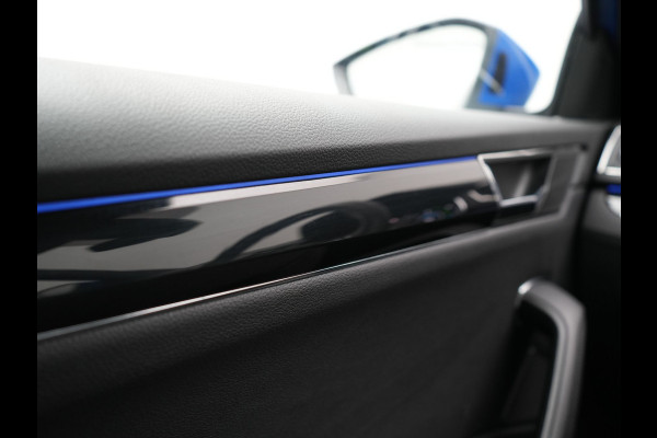 Škoda Superb Combi 1.4 TSI iV Laurin & Klemet PHEV 218pk Dealer O.H. | Trekhaak Af Fabriek | Panodak | Adaptive Cruise | 360 Camera | Lederen Sportstoelen Ventilatie & Memory & Massage | Canton Audio | Crystal LED | Stuur Verwarmd | Sfeerverlichting | Plug In