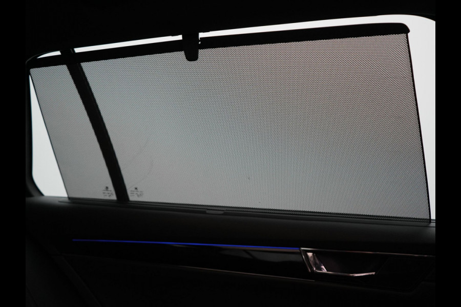 Škoda Superb Combi 1.4 TSI iV Laurin & Klemet PHEV 218pk Dealer O.H. | Trekhaak Af Fabriek | Panodak | Adaptive Cruise | 360 Camera | Lederen Sportstoelen Ventilatie & Memory & Massage | Canton Audio | Crystal LED | Stuur Verwarmd | Sfeerverlichting | Plug In