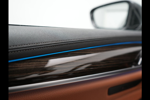 BMW 5 Serie Touring 530e Luxury Line PHEV 293pk Dealer O.H | Trekhaak Af Fabriek | Camera | Comfortstoelen Memory & Verwarmd | Cruise Control | Apple Carplay | Navigatie | Virtual | DAB | 18" L.M | BMW LED |  Plug In Hybrid