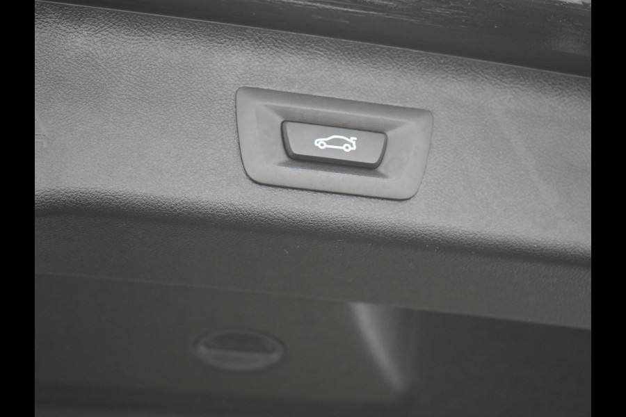 BMW 5 Serie Touring 530e Luxury Line PHEV 293pk Dealer O.H | Trekhaak Af Fabriek | Camera | Comfortstoelen Memory & Verwarmd | Cruise Control | Apple Carplay | Navigatie | Virtual | DAB | 18" L.M | BMW LED |  Plug In Hybrid