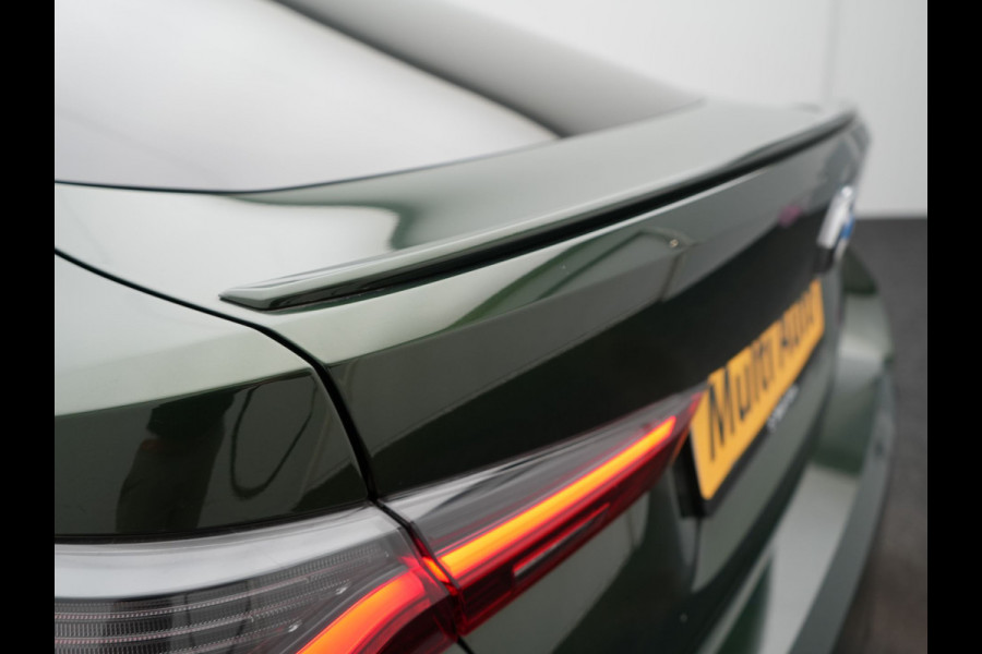 BMW 4 Serie Coupé 430i M Sport 245pk Dealer O.H Sanremo Green | Panodak | Lederen Competition Stoelen Memory & Verwarmd | Adaptive Onderstel | 360 Camera | Harman & Kardon | 19" L.M | Carbon | Apple Carplay | Navigatie | Blis | Virtual | DAB |