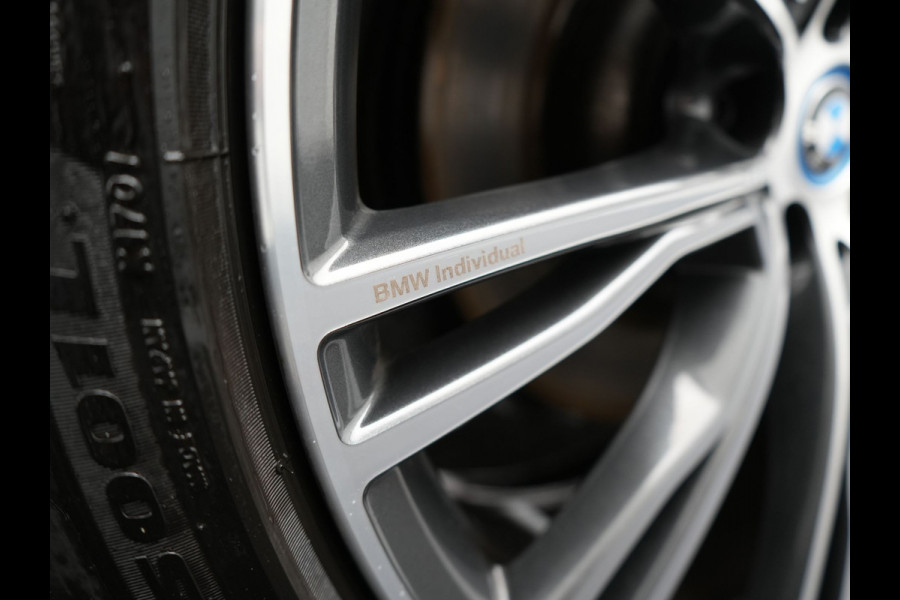 BMW X3 xDrive30e Business Edition Plus PHEV 293pk FACELIFT Dealer O.H. | Trekhaak Af Fabriek | Panodak | Head Up | Adaptive Cruise | Adaptief Onderstel | Lederen Sportstoelen Memory & Ventilatie | Camera | Keyless | Apple Carplay | Navigatie | Virtual | Plug In