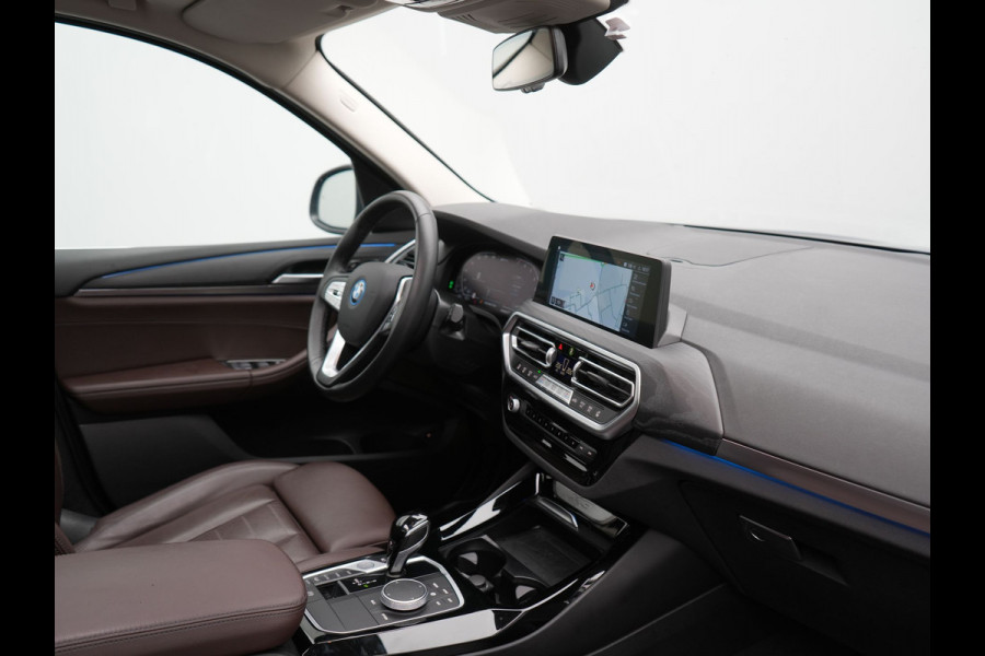 BMW X3 xDrive30e Business Edition Plus PHEV 293pk FACELIFT Dealer O.H. | Trekhaak Af Fabriek | Panodak | Head Up | Adaptive Cruise | Adaptief Onderstel | Lederen Sportstoelen Memory & Ventilatie | Camera | Keyless | Apple Carplay | Navigatie | Virtual | Plug In